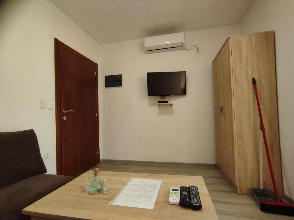 TV a/nebo společenská místnost v ubytování Apartments Sole