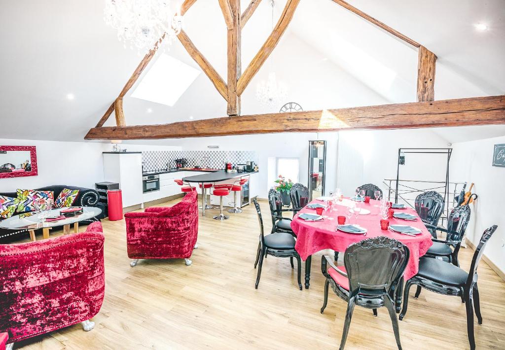 Posezení v ubytování Suite Edouard - 4 étoiles, spacieux avec sauna et extérieur