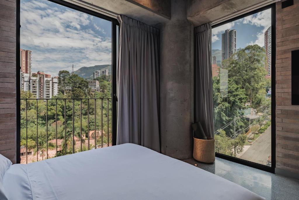 Nespecifikovaný výhled na hory nebo výhled na hory při pohledu z hotelu