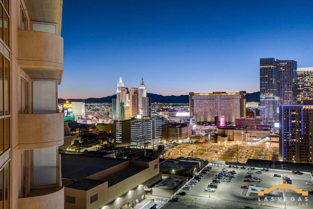 Nespecifikovaný výhled na destinaci Las Vegas nebo výhled na město při pohledu z prázdninového domu