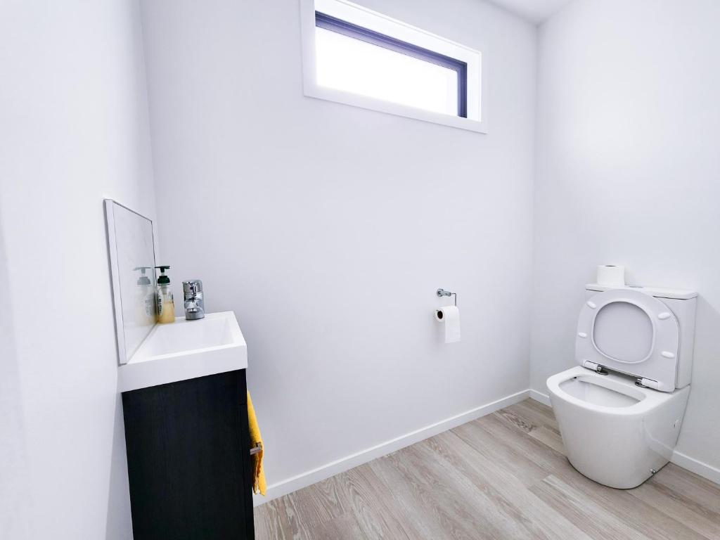 New Modern Townhouse Near Town& Beach - Resim 8