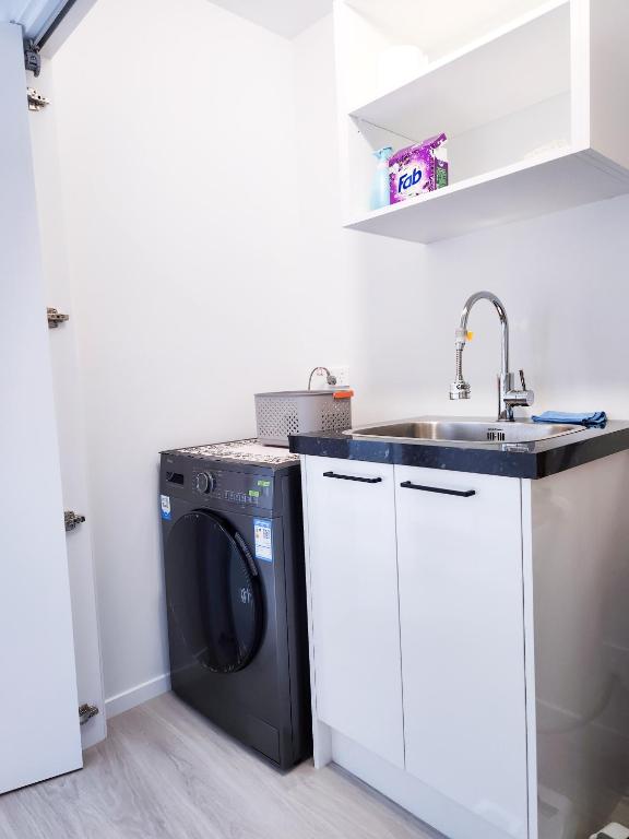 New Modern Townhouse Near Town& Beach - Resim 15