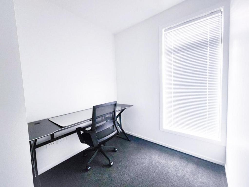 New Modern Townhouse Near Town& Beach - Resim 16