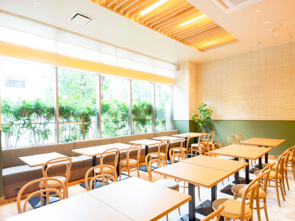 冲绳那霸旭桥托丽芙特酒店餐厅或其他用餐的地方