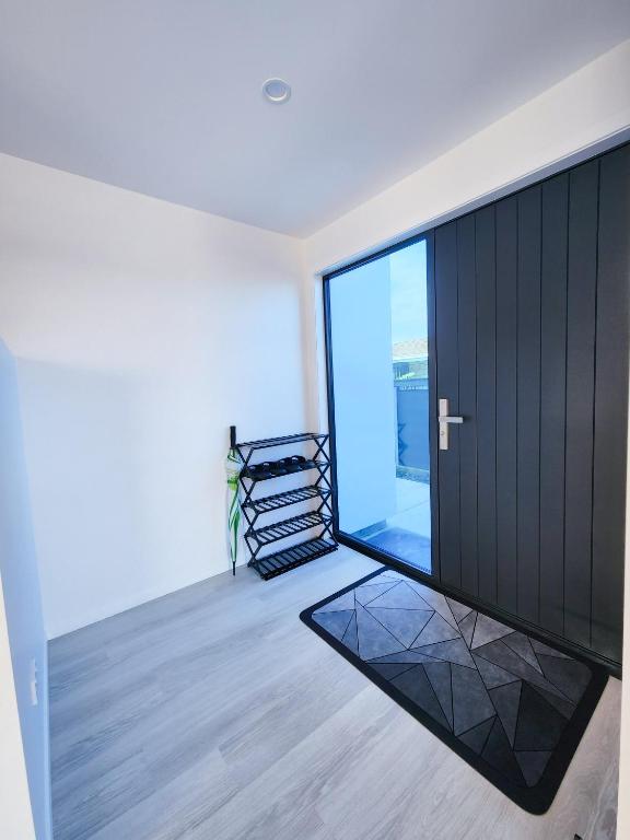 New Modern Townhouse Near Town& Beach - Resim 10