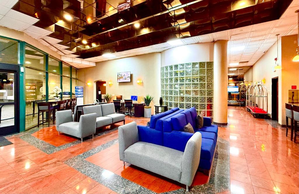 Best Western Plus Suites Hotel - LAX Airport LA Stadium photo