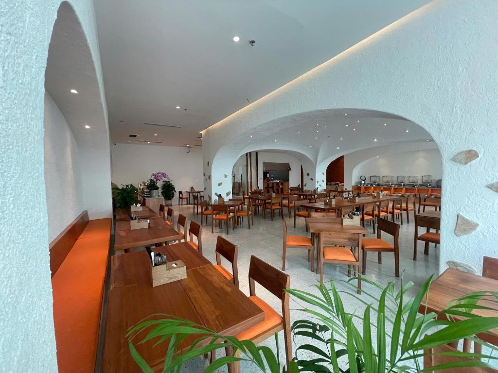 Restaurace v ubytování Green World Hotel Nha Trang
