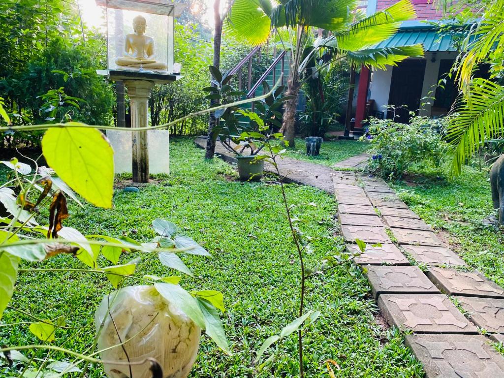 Zahrada ubytování Sigiriya Ranasinghe Nature Villa