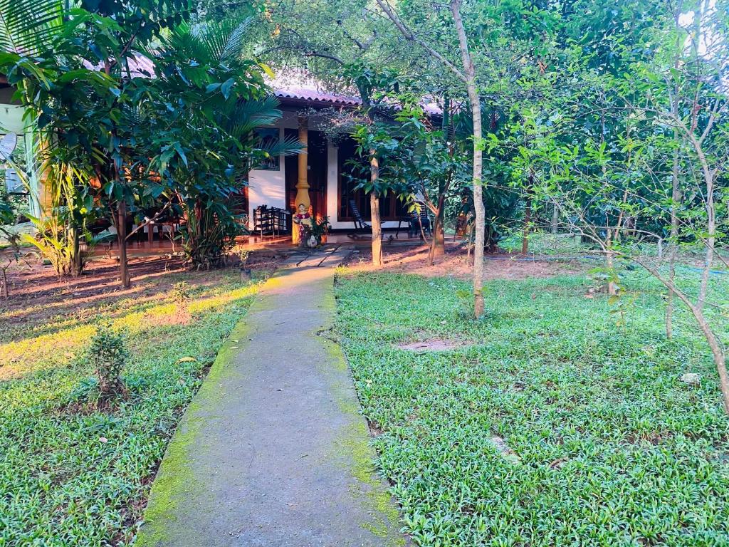 Zahrada ubytování Sigiriya Ranasinghe Nature Villa