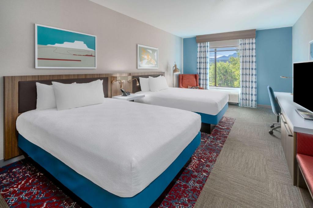 Hilton Garden Inn Trinidad Downtown photo