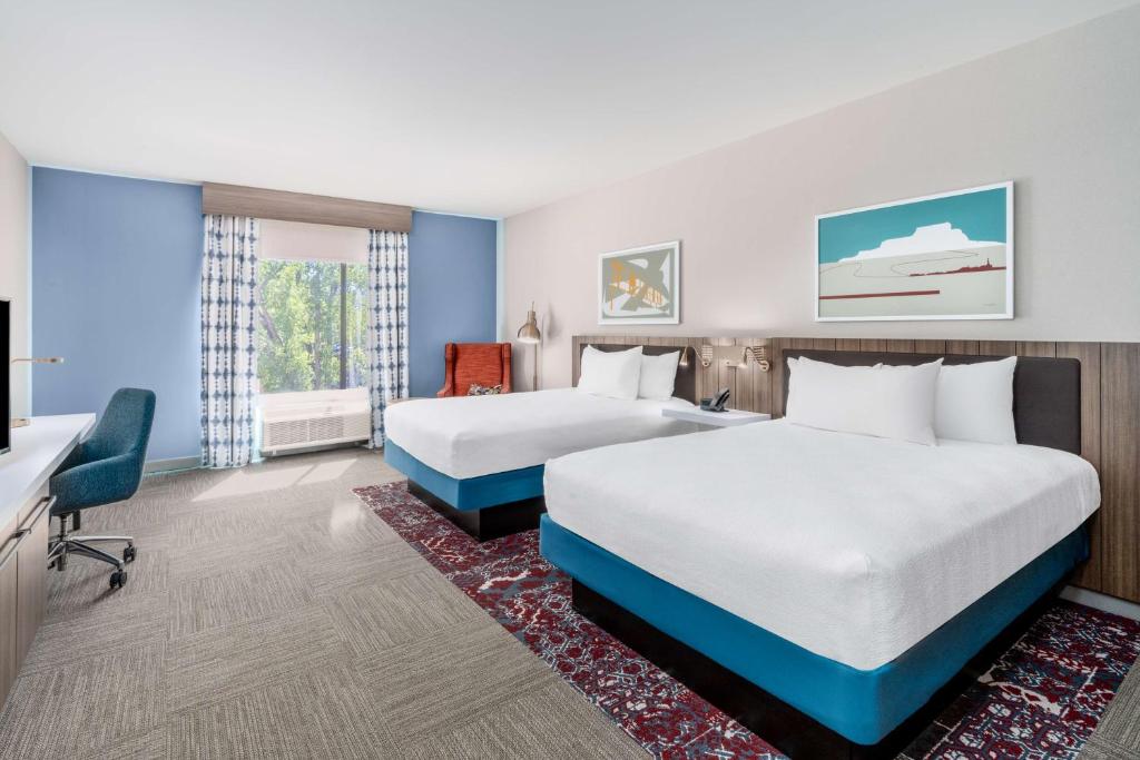 Hilton Garden Inn Trinidad Downtown photo