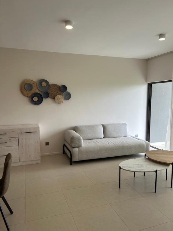 Posezení v ubytování Sky serenity two rooms apartment
