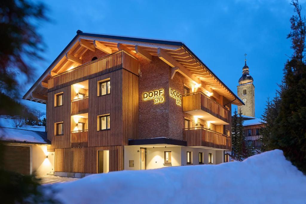 Budova, kde se aparthotel nachází