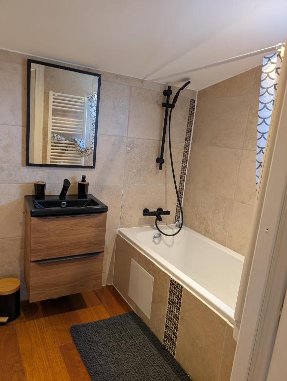 Photo de la galerie de l'établissement Studio indépendant tout équipé, à Saint-Marcel