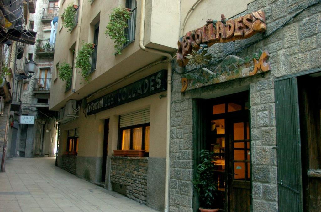 Hostal Les Collades - Habitación Triple