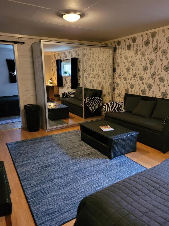 Posezení v ubytování Karlstorp 4 km från Vimmerby