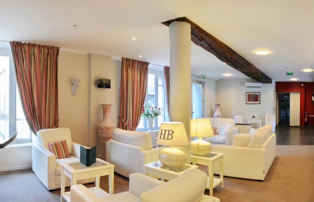 Posezení v ubytování Hôtel Burgevin