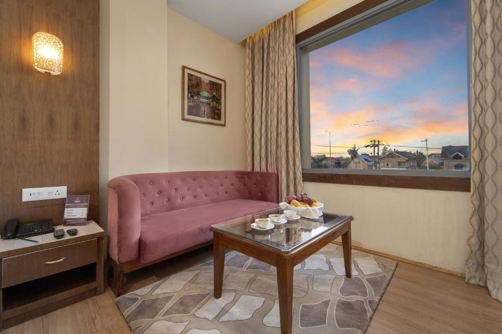 Posezení v ubytování ARCO Hotels and Resorts Srinagar