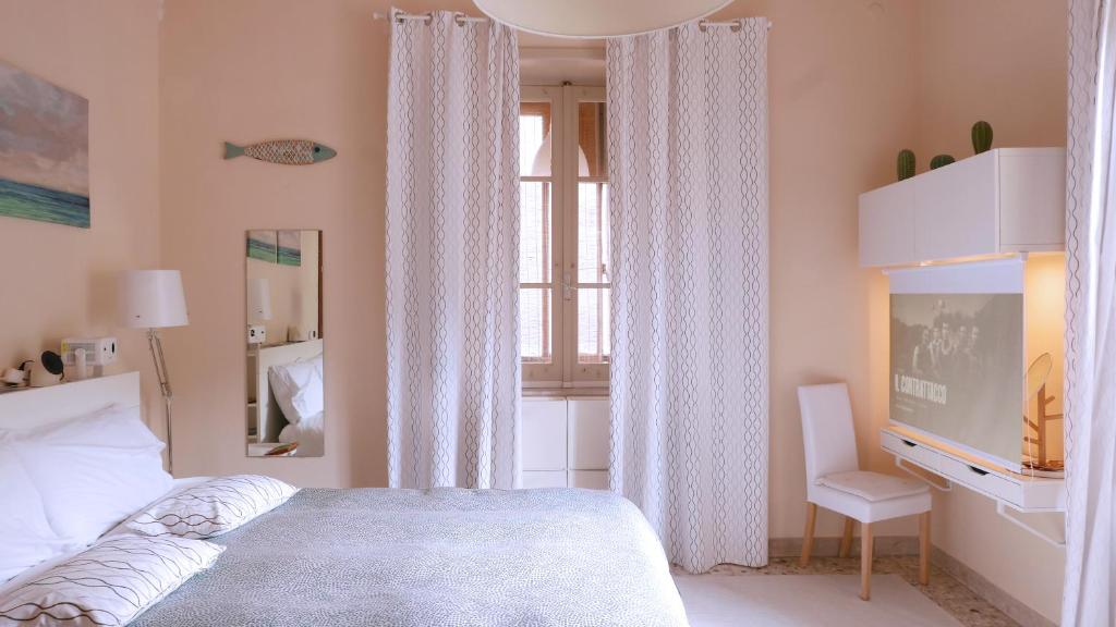 Postel nebo postele na pokoji v ubytování Three Rooms