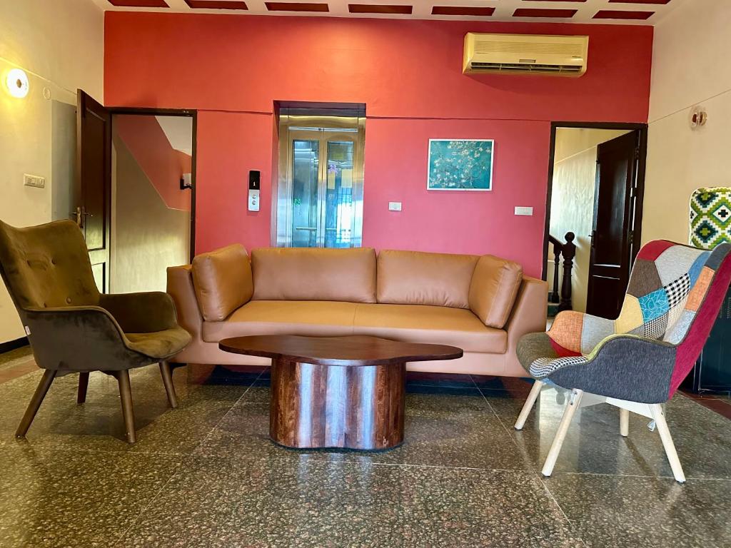 Posezení v ubytování Costa Verde Luxury Seafront Villa