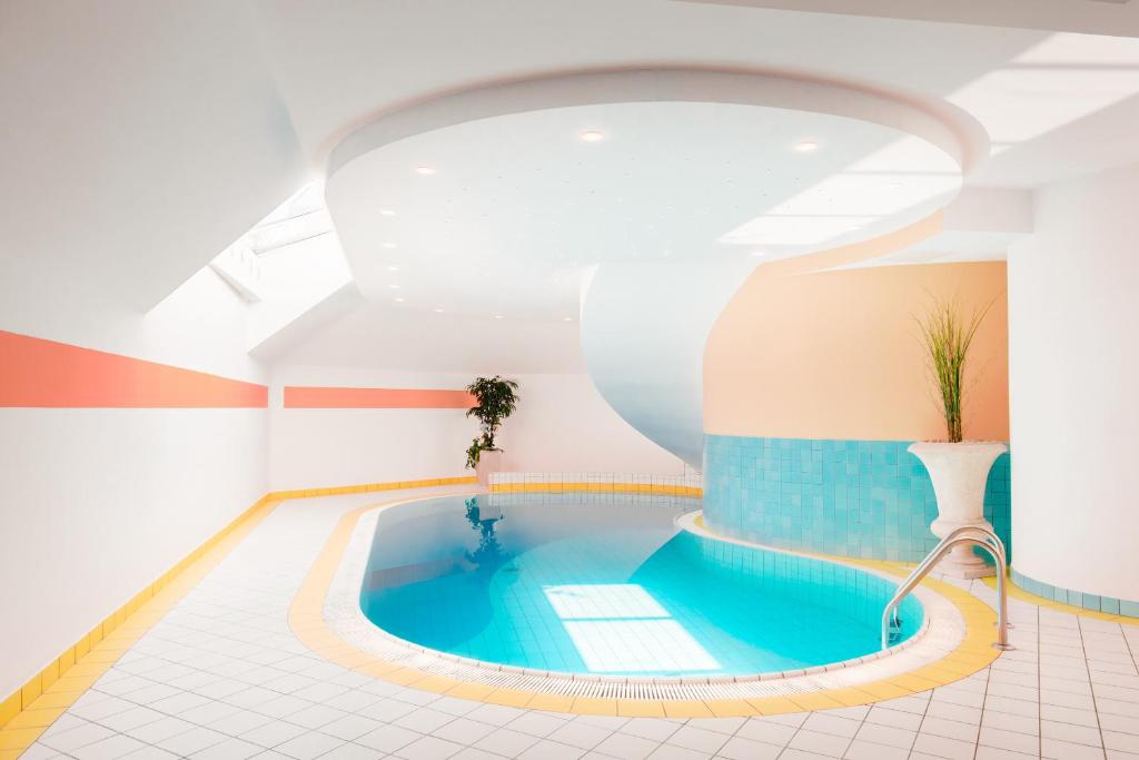 Bazén v ubytování Oliven- & Genusshotel Hirzer nebo v jeho okolí