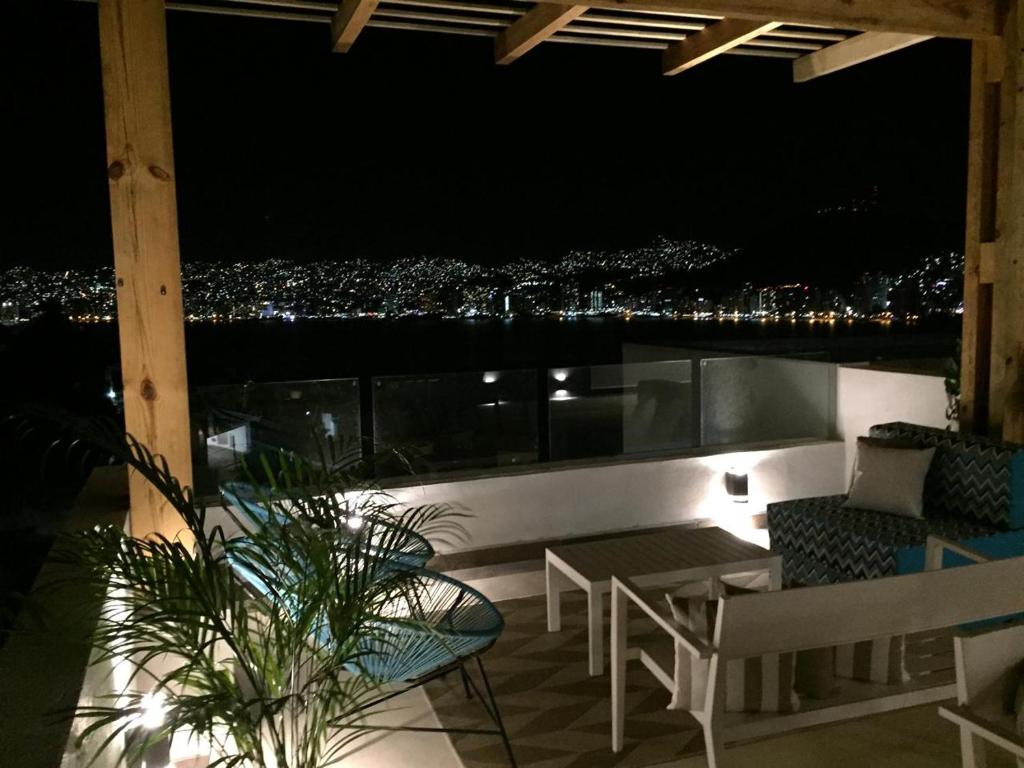 Balkón nebo terasa v ubytování LUXO Casa en Acapulco Zona Brisas Guitarrón con vistas espectaculares y 2 albercas