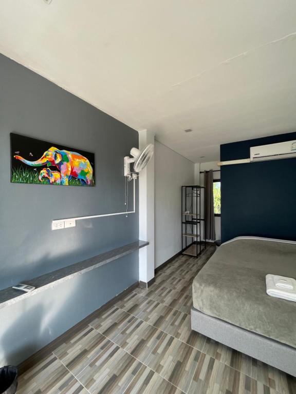 Postel nebo postele na pokoji v ubytování Los Patios Hostel Phuket