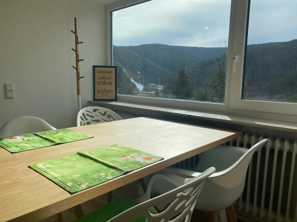 Hochschwarzwald Ferienwohnung - Apartment With Mountain View