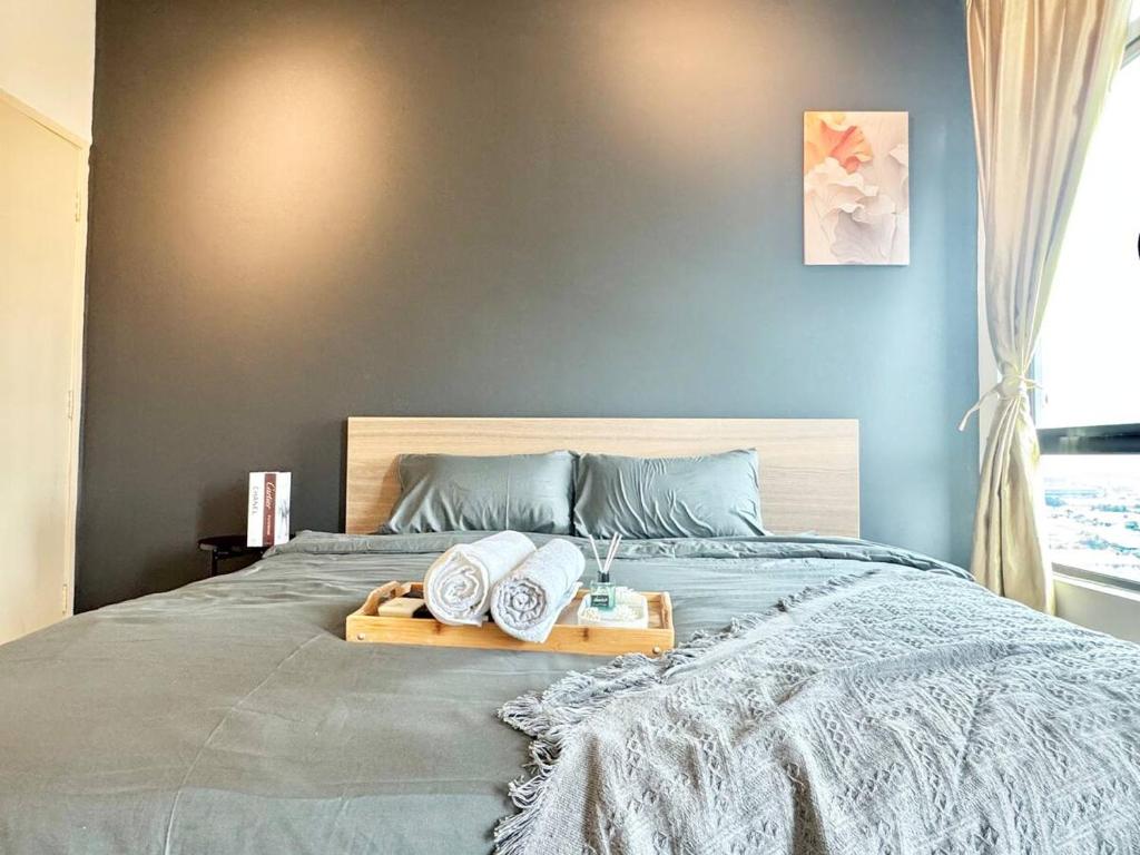 Postel nebo postele na pokoji v ubytování D'Summit Suite by Luxecocoo CK Kempas Setia Tropika