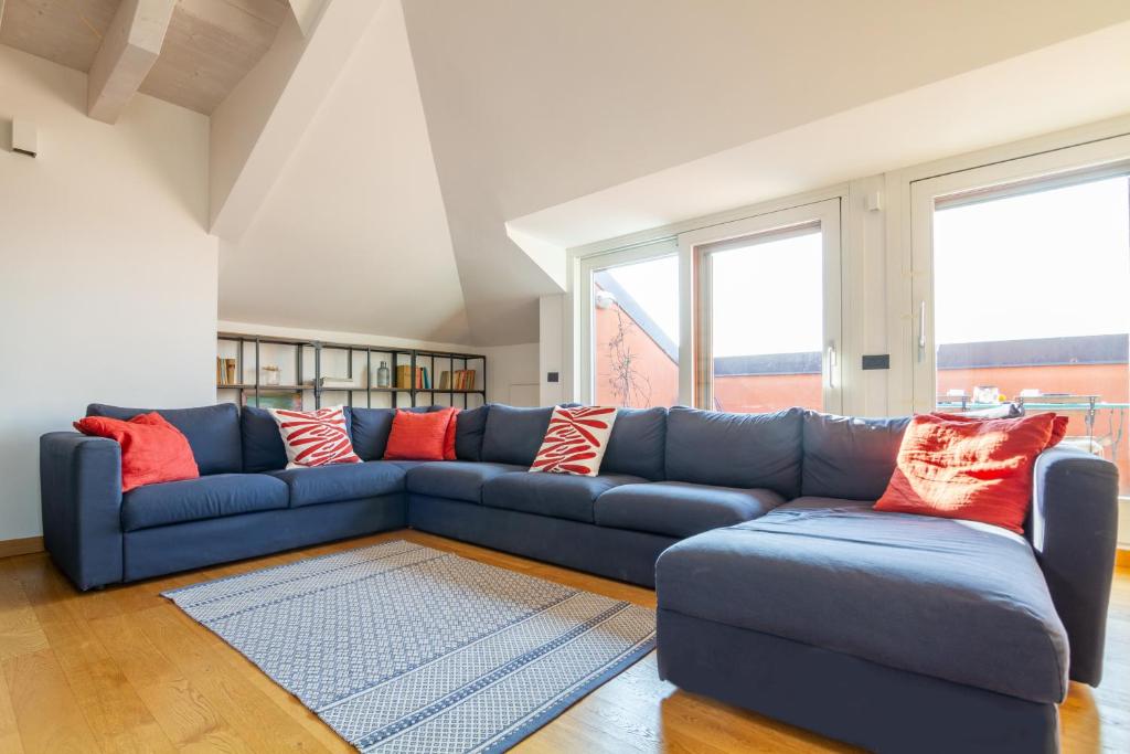 Posedenie v ubytovaní attico in un'oasi di verde sui navigli - NavigliApartments