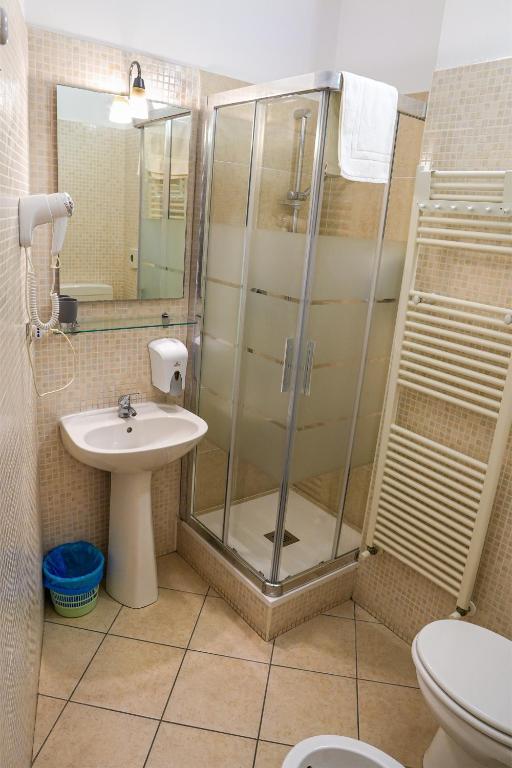 Koupelna v ubytování SMART HOTEL