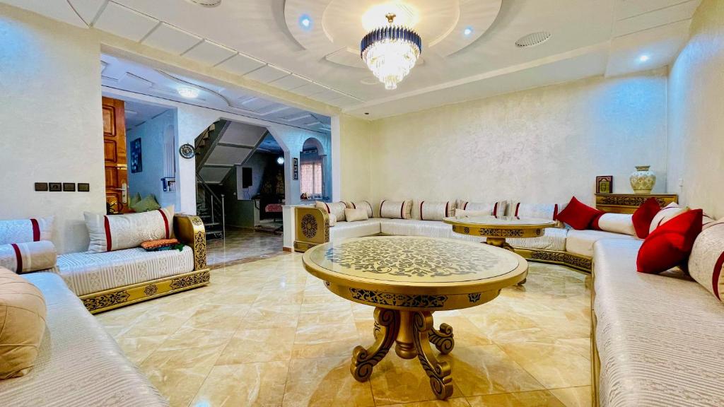 Posezení v ubytování Villa De Luxe, Piscine Idéalement située à Oujda