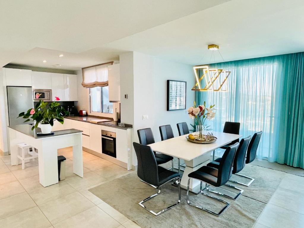 Kuchyň nebo kuchyňský kout v ubytování La Pimentera Penthouse - Casa Banderas