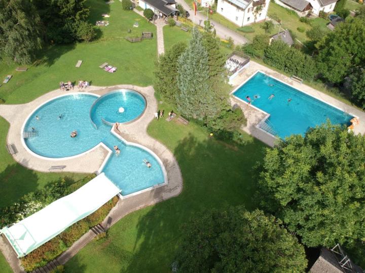 Bazén v ubytování Ferienwohnung Eden nebo v jeho okolí