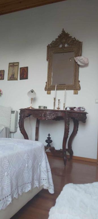 Postel nebo postele na pokoji v ubytování Tsitsinakis Traditional Home