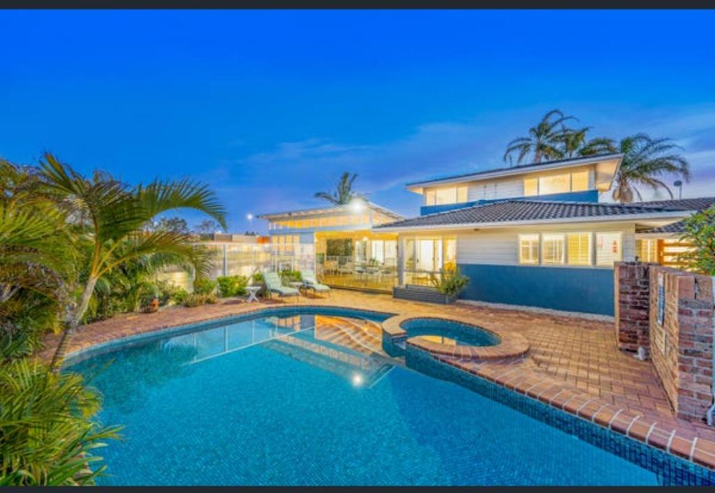 Bazén v ubytování Newport Island Resort nebo v jeho okolí