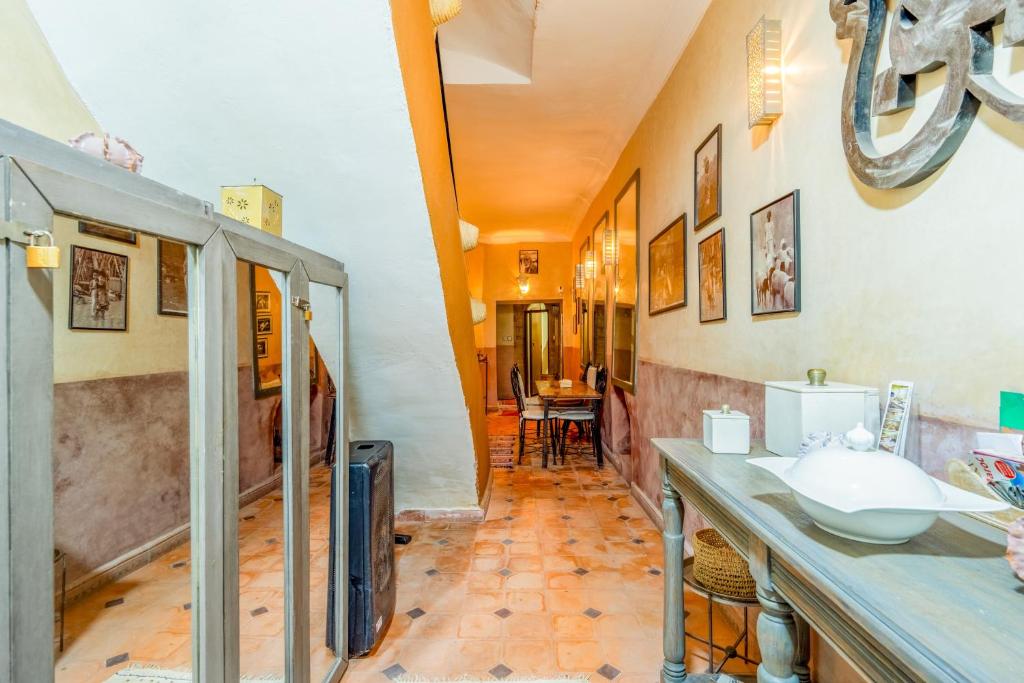 Little Riad 3 Rooms - Top emplacement 5 minuts from Place Jemaa el fna & souk — photo 5