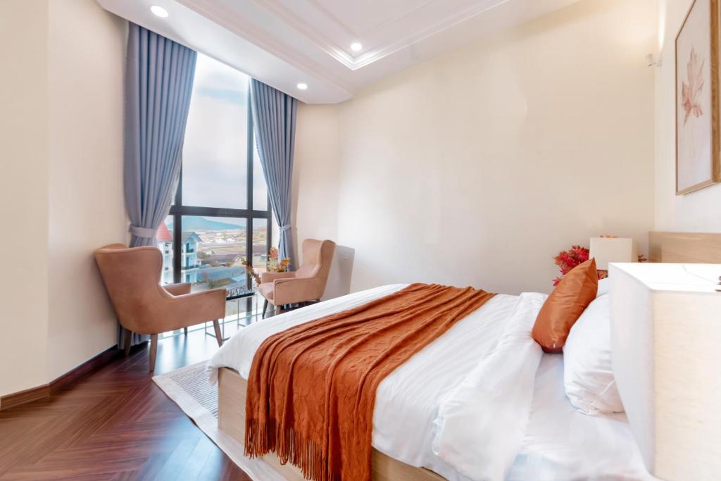 Giường trong phòng chung tại Adalia Villa With ValeyView - O'TEL