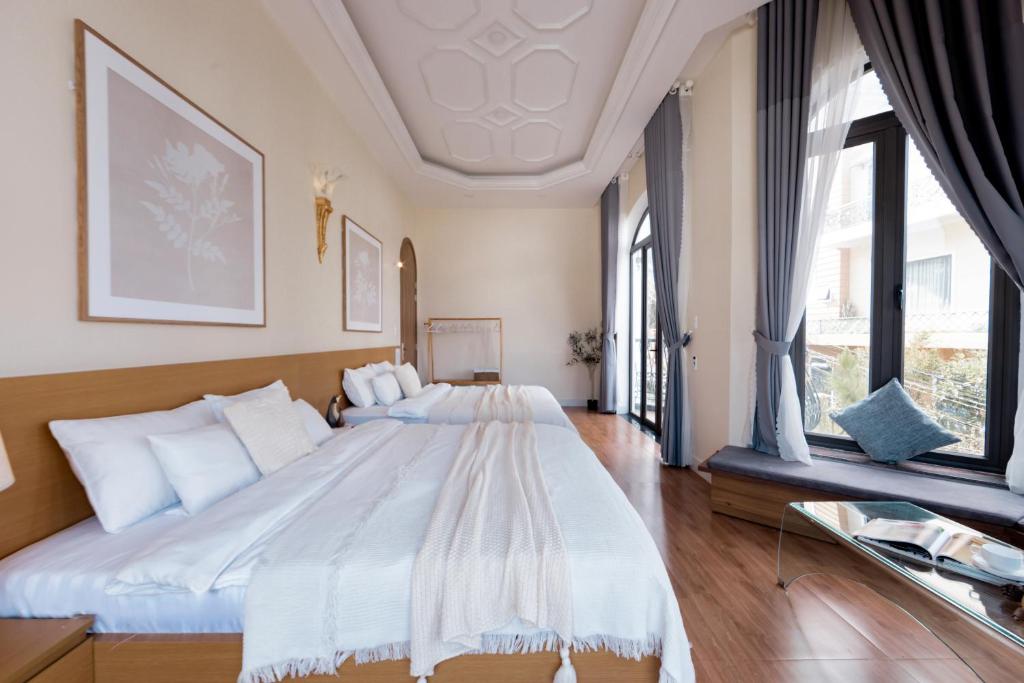 Giường trong phòng chung tại Adalia Villa With ValeyView - O'TEL