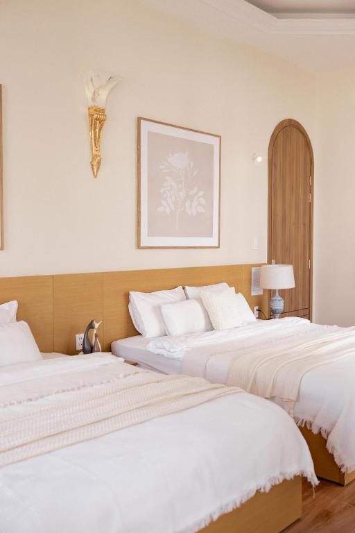 Giường trong phòng chung tại Adalia Villa With ValeyView - O'TEL