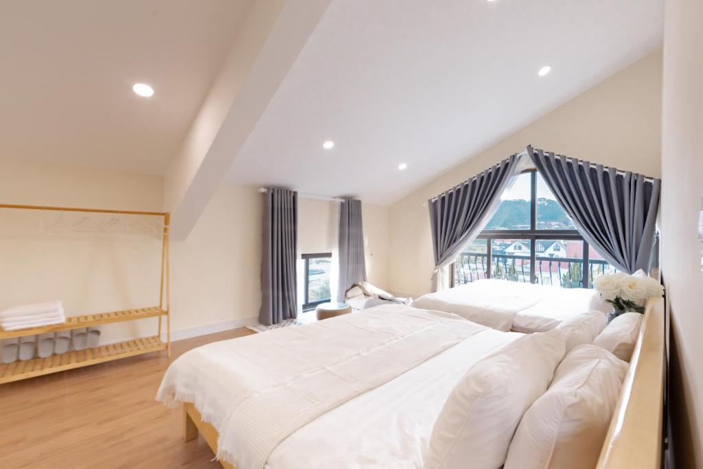 Giường trong phòng chung tại Adalia Villa With ValeyView - O'TEL