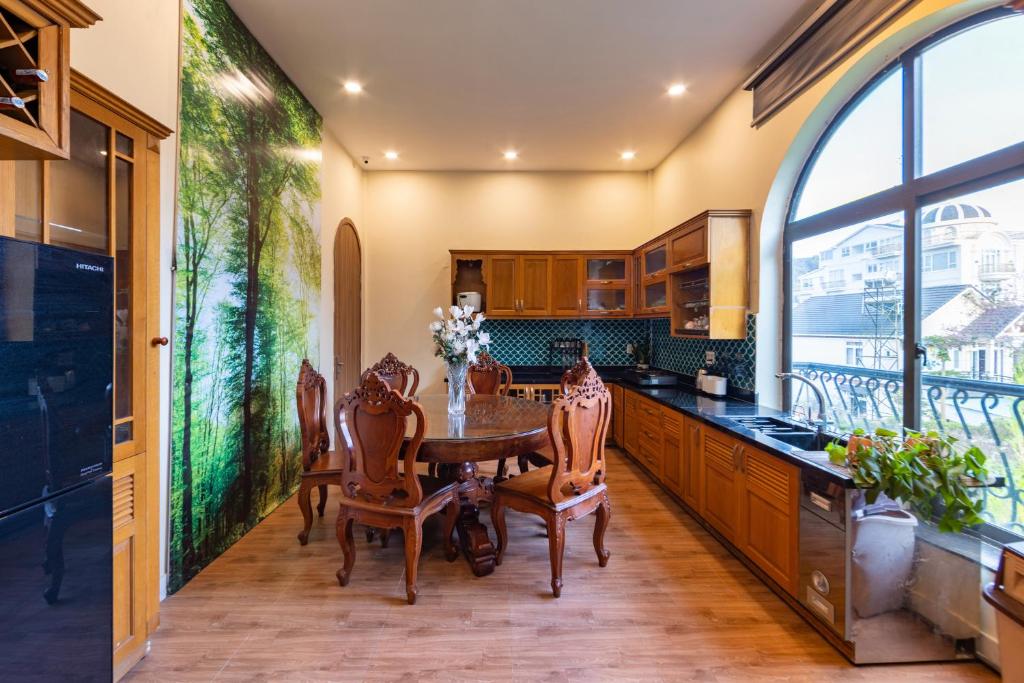 Khu vực ghế ngồi tại Adalia Villa With ValeyView - O'TEL