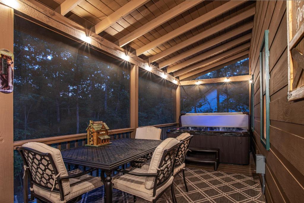 Φωτογραφία από το άλμπουμ του The Cabin Kingdom σε Blairsville