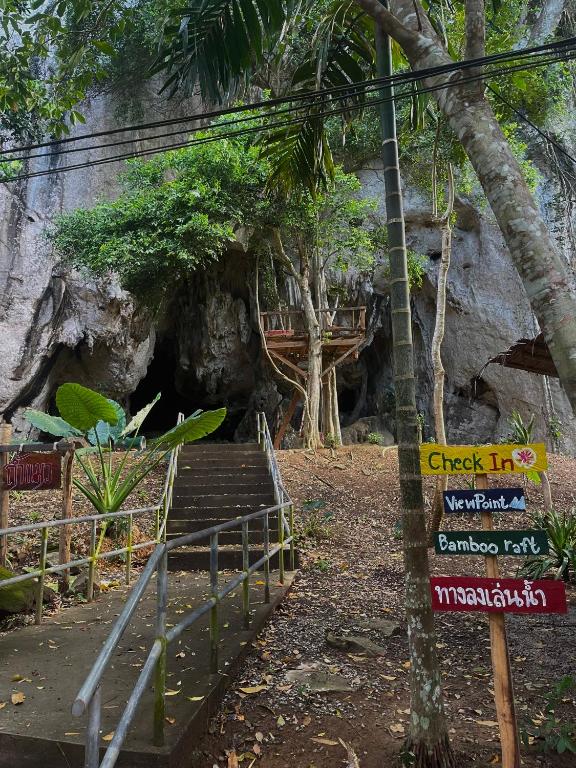 Zahrada ubytování Khao Phang Camping