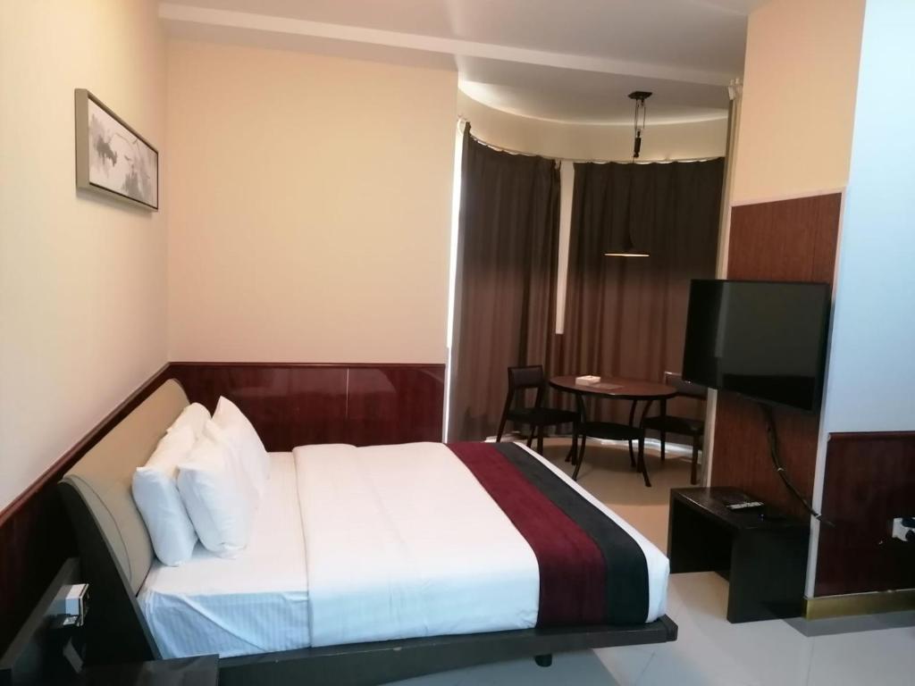 
King Suite with Sea View
