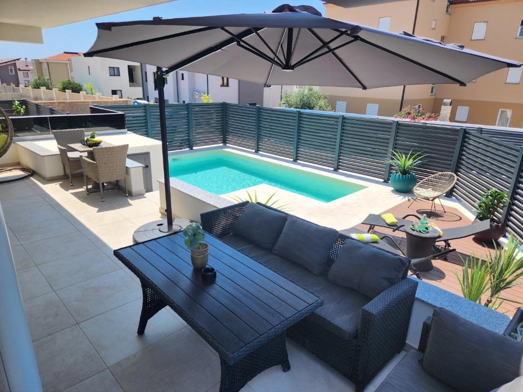 Πισίνα στο ή κοντά στο Apartments "CALMA" with Private Pool - Suitable for Groups of People