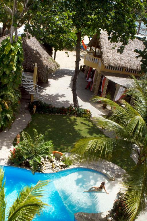 Bazén v ubytování Hotel Villa Taina nebo v jeho okolí