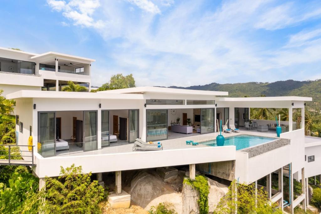 Bazén v ubytování VILLA CLARISSE - SEAVIEW - 4 Bedrooms nebo v jeho okolí
