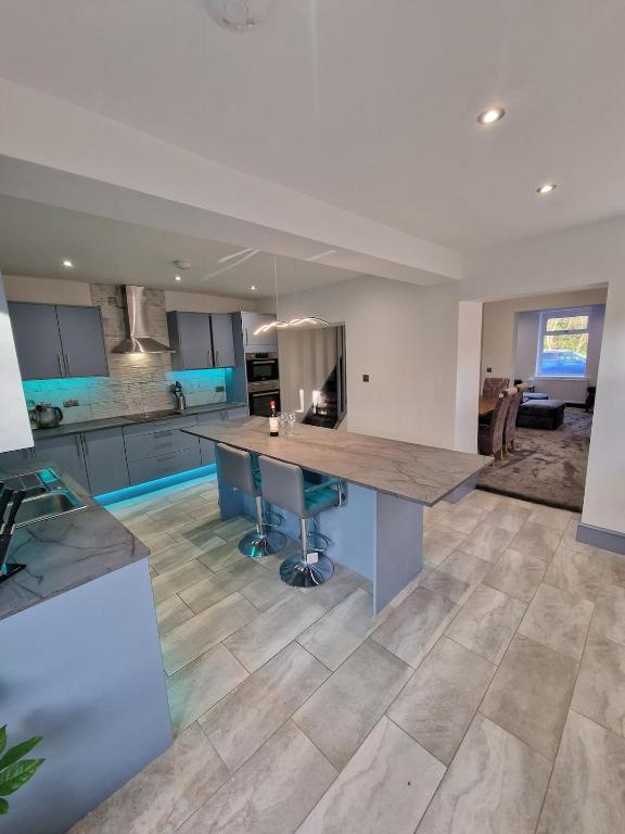 Stunning Modern Riverside Cottage, Aberdulais (updated prices 2026)