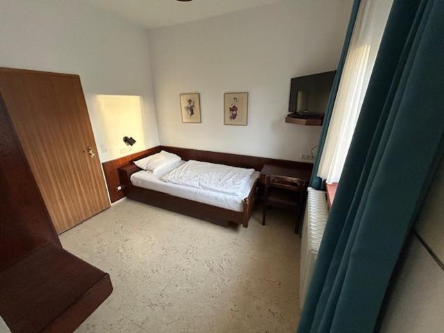Parkhotel Rottweil - Single Room With Private Bathroom
